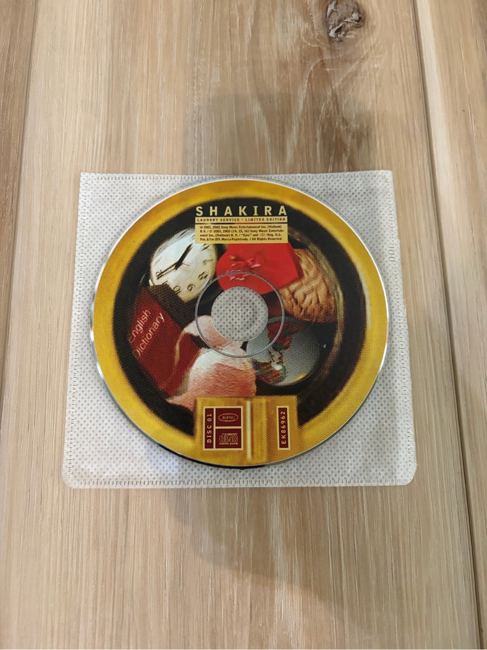 Shakira Laundry Service Bonus CD